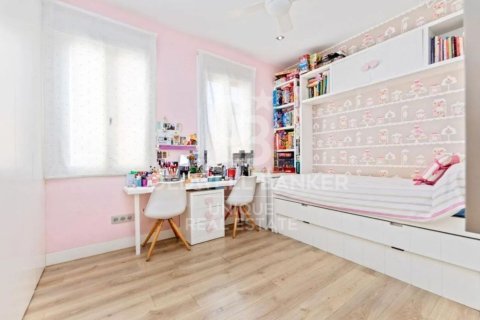 Продажа квартиры в Мадрид, Испания 3 спальни, 115м2 №158503 - фото 13