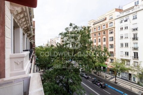 Apartment à vendre à Madrid, Espagne, 3 chambres, 115 m2 No. 158503 - photo 3