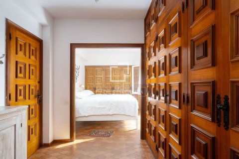 Villa for sale in Arenys de Mar, Barcelona, Spain 7 bedrooms, 493 sq.m. No. 161425 - photo 12