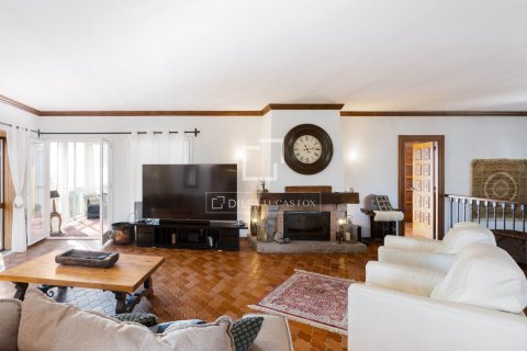 Villa for sale in Arenys de Mar, Barcelona, Spain 7 bedrooms, 493 sq.m. No. 161425 - photo 9