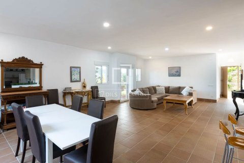 Villa for sale in Arenys de Mar, Barcelona, Spain 7 bedrooms, 493 sq.m. No. 161425 - photo 29