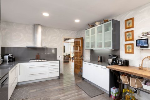 Villa for sale in Arenys de Mar, Barcelona, Spain 7 bedrooms, 493 sq.m. No. 161425 - photo 8