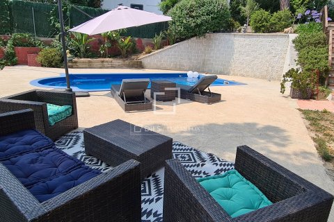 Villa for sale in Arenys de Mar, Barcelona, Spain 7 bedrooms, 493 sq.m. No. 161425 - photo 3