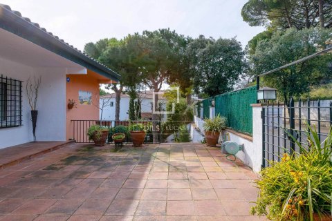 Villa for sale in Arenys de Mar, Barcelona, Spain 7 bedrooms, 493 sq.m. No. 161425 - photo 25