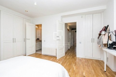 Villa for sale in Sant Cugat Del Valles, Barcelona, Spain 4 bedrooms, 280 sq.m. No. 161424 - photo 17