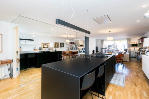 Villa for sale in Sant Cugat Del Valles, Barcelona, Spain 4 bedrooms, 280 sq.m. No. 161424 - photo 3