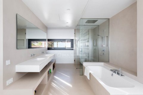 Villa for sale in Castelldefels, Barcelona, Spain 6 bedrooms, 740 sq.m. No. 161426 - photo 25