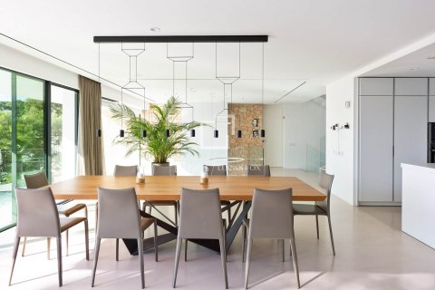 Villa for sale in Castelldefels, Barcelona, Spain 6 bedrooms, 740 sq.m. No. 161426 - photo 5