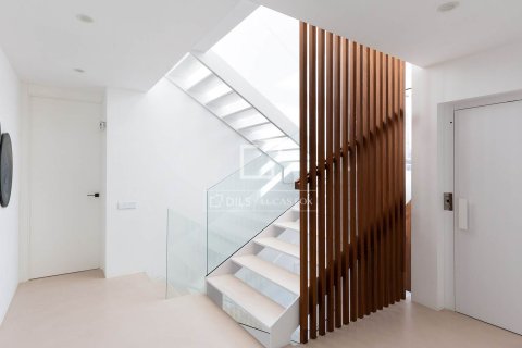 Villa for sale in Castelldefels, Barcelona, Spain 6 bedrooms, 740 sq.m. No. 161426 - photo 21