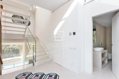 Villa for sale in Castelldefels, Barcelona, Spain 6 bedrooms, 740 sq.m. No. 161426 - photo 10