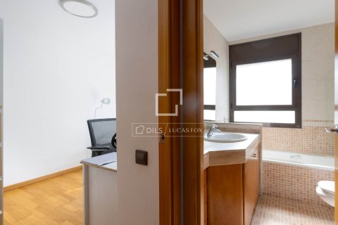 Villa for sale in Sant Vicenc De Montalt, Barcelona, Spain 4 bedrooms, 227 sq.m. No. 161421 - photo 19