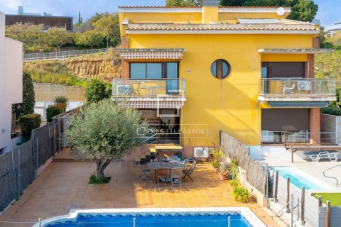 Villa for sale in Sant Vicenc De Montalt, Barcelona, Spain 4 bedrooms, 227 sq.m. No. 161421 - photo 5