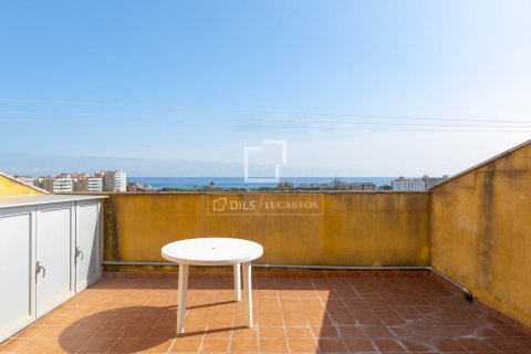 Villa for sale in Sant Vicenc De Montalt, Barcelona, Spain 4 bedrooms, 227 sq.m. No. 161421 - photo 22