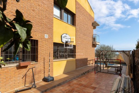 Villa for sale in Sant Vicenc De Montalt, Barcelona, Spain 4 bedrooms, 227 sq.m. No. 161421 - photo 24