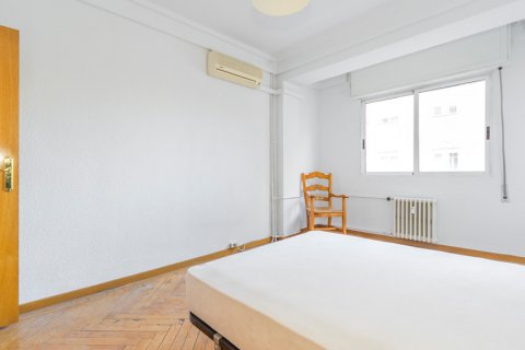 Appartamento in vendita Madrid, Spagna 4 camere da letto, 144 mq. N° 107348 - foto 27