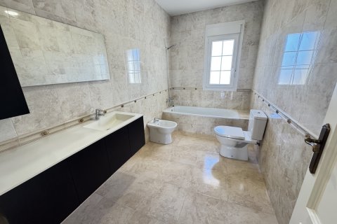 Villa for sale in Cabo Roig, Alicante, Spain 4 bedrooms, 230 sq.m. No. 146391 - photo 14