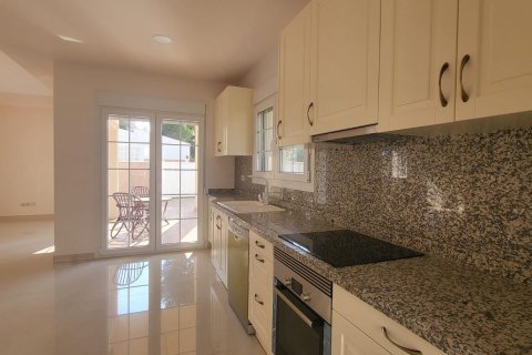 Villa for sale in Cabo Roig, Alicante, Spain 4 bedrooms, 230 sq.m. No. 146391 - photo 7