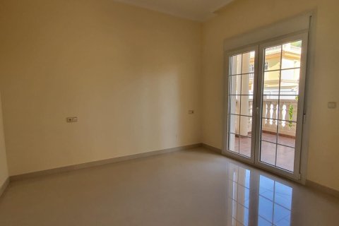 Villa for sale in Cabo Roig, Alicante, Spain 4 bedrooms, 230 sq.m. No. 146391 - photo 8