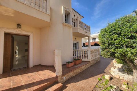 Villa for sale in Cabo Roig, Alicante, Spain 4 bedrooms, 230 sq.m. No. 146391 - photo 4