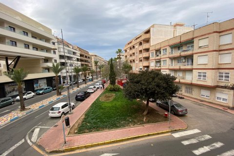 Apartament w Torrevieja, Alicante, Hiszpania 7 sypialni, 180 mkw. nr 146392 – zdjęcie 11