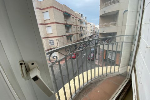 Apartament w Torrevieja, Alicante, Hiszpania 7 sypialni, 180 mkw. nr 146392 – zdjęcie 12