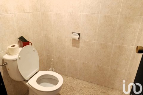 Proprietà commerciale in vendita a Zaragoza, Spagna 3 camere da letto, 177 mq. N° 185597 - foto 30