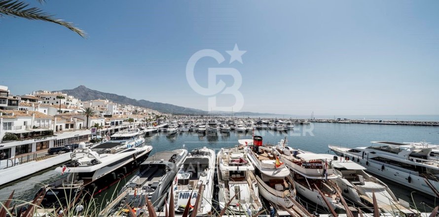 Duplex a Marbella, Malaga, Spagna 3 camere da letto, 275 mq. N° 157866