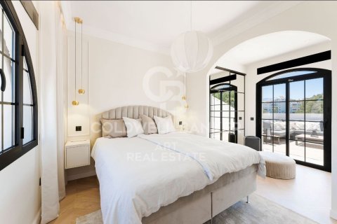 Villa for sale in Estepona, Malaga, Spain 5 bedrooms, 365 sq.m. No. 157865 - photo 5
