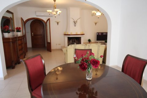 Villa for sale in Calpe, Alicante, Spain 5 bedrooms, 240 sq.m. No. 165049 - photo 2