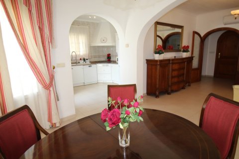 Villa for sale in Calpe, Alicante, Spain 5 bedrooms, 240 sq.m. No. 165049 - photo 9