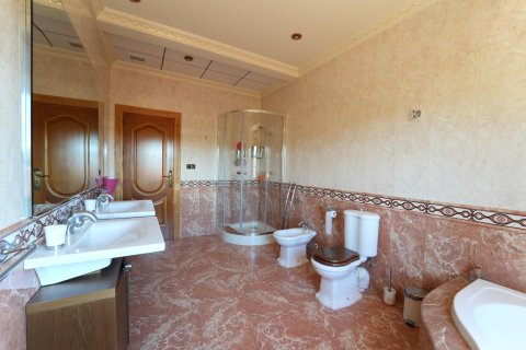 Villa till salu i Dehesa De Campoamor, Alicante, Spanien 8 sovrum, 734 kvm. Nr. 154823 - foto 8