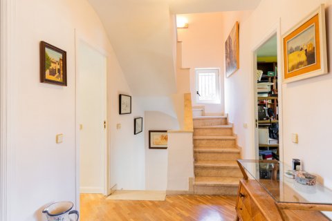 Casa adosada en venta Madrid, España 5 dormitorios, 356 m2 No. 108205 - foto 15
