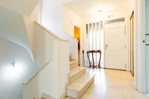 Casa adosada en venta Madrid, España 5 dormitorios, 356 m2 No. 108205 - foto 4