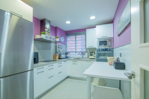 Casa adosada en venta Sevilla, España 5 dormitorios, 182 m2 No. 108207 - foto 18