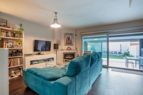 Casa adosada en venta Sevilla, España 5 dormitorios, 182 m2 No. 108207 - foto 4