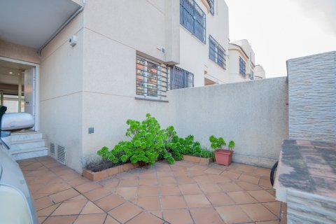 Casa adosada en venta Sevilla, España 5 dormitorios, 182 m2 No. 108207 - foto 6