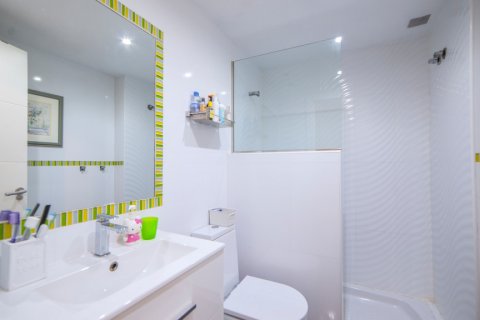 Casa adosada en venta Sevilla, España 5 dormitorios, 182 m2 No. 108207 - foto 7