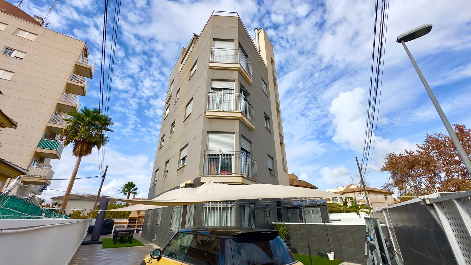 Propiedad comercial en Torrevieja, Alicante, España 90 m2 No. 151195