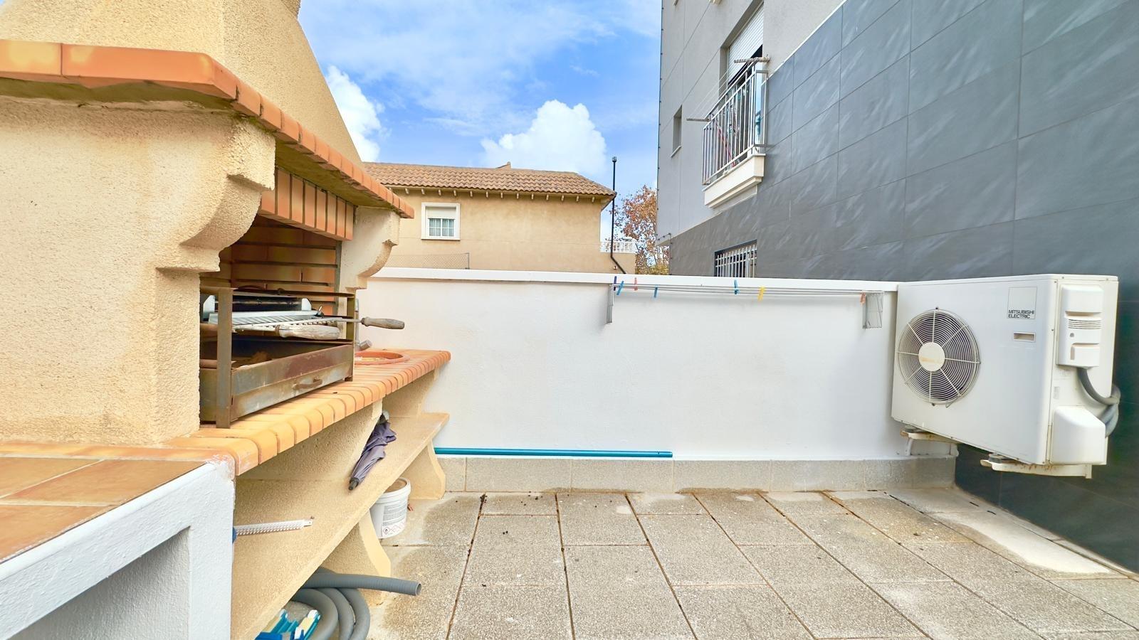 Propiedad comercial en Torrevieja, Alicante, España 90 m2 No. 151195