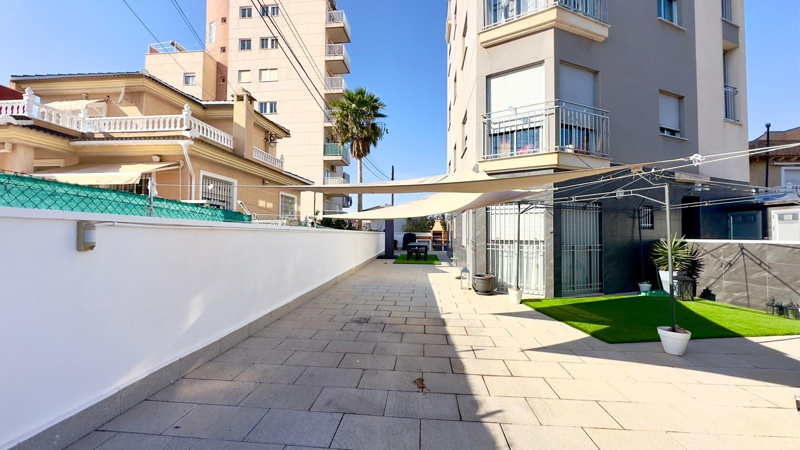 Propiedad comercial en Torrevieja, Alicante, España 90 m2 No. 151195
