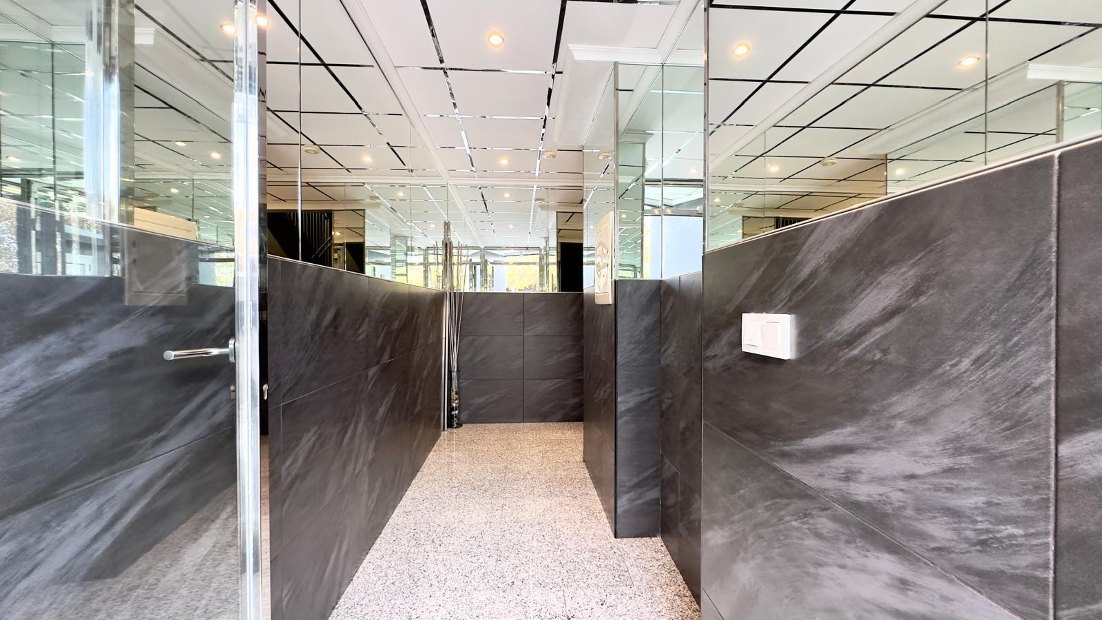 Propiedad comercial en Torrevieja, Alicante, España 90 m2 No. 151195