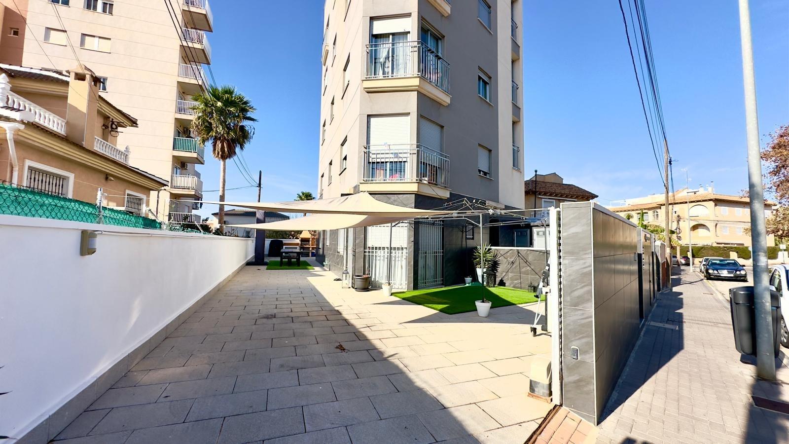 Propiedad comercial en Torrevieja, Alicante, España 90 m2 No. 151195
