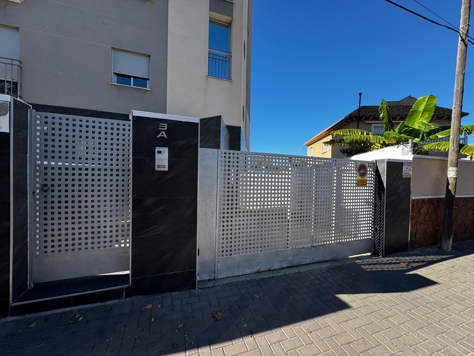 Propiedad comercial en Torrevieja, Alicante, España 90 m2 No. 151195