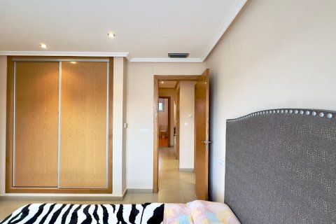 Propiedad comercial en venta en Torrevieja, Alicante, España 90 m2 No. 151195 - foto 20