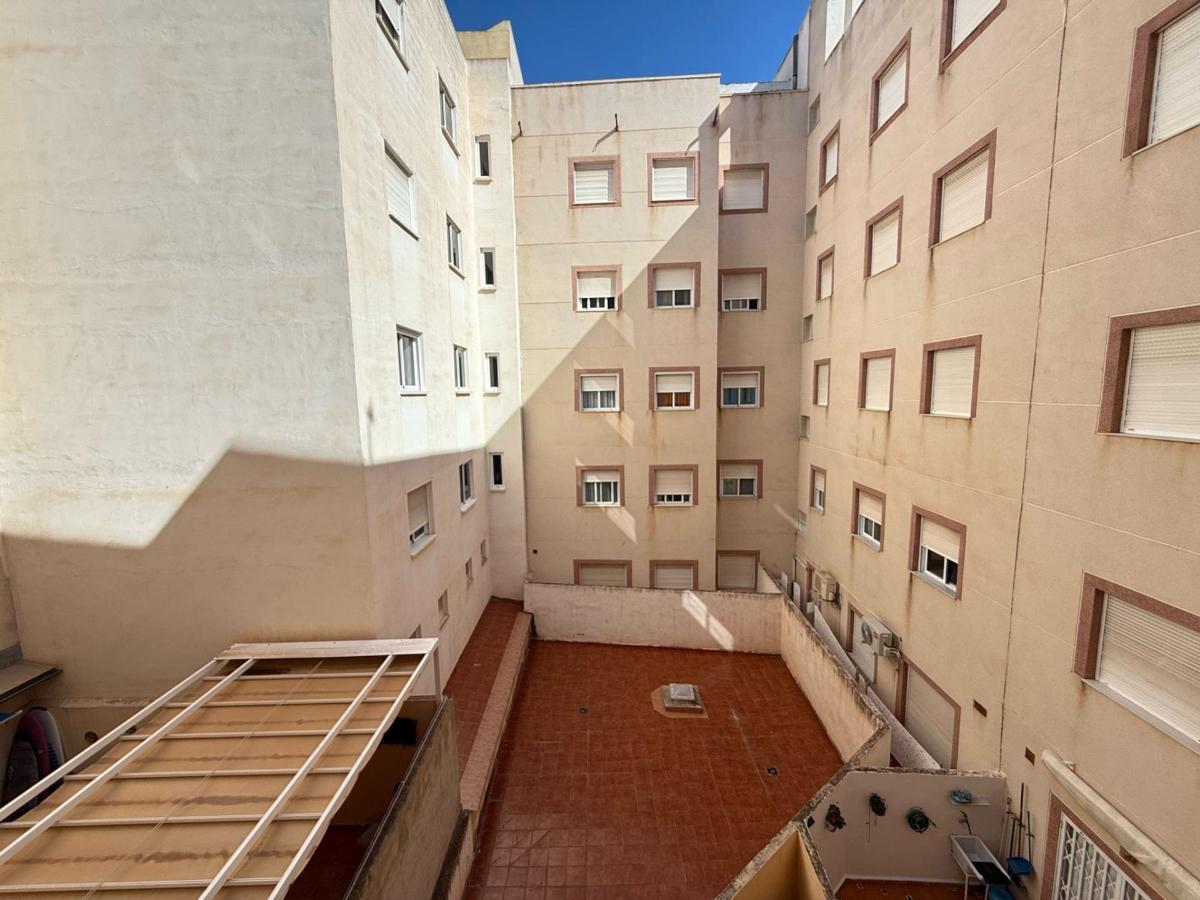 Apartment à Guardamar del Segura, Alicante, Espagne 2 chambres, 74 m2 No. 183784