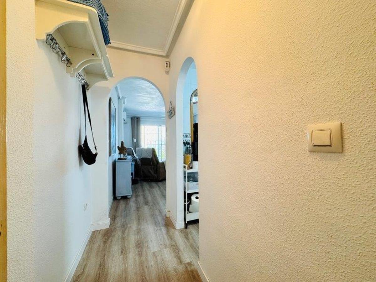 Apartment in Torrevieja, Alicante, Spain 2 bedrooms, 57 sq.m. No. 183852