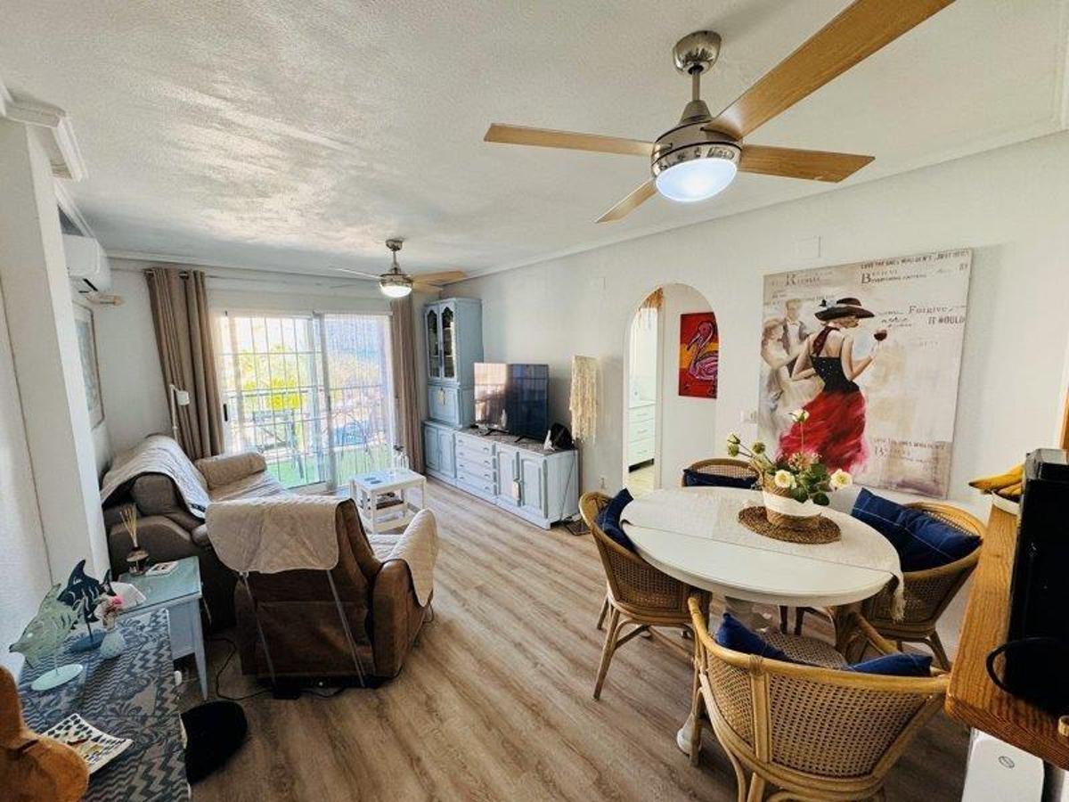 Apartment in Torrevieja, Alicante, Spain 2 bedrooms, 57 sq.m. No. 183852