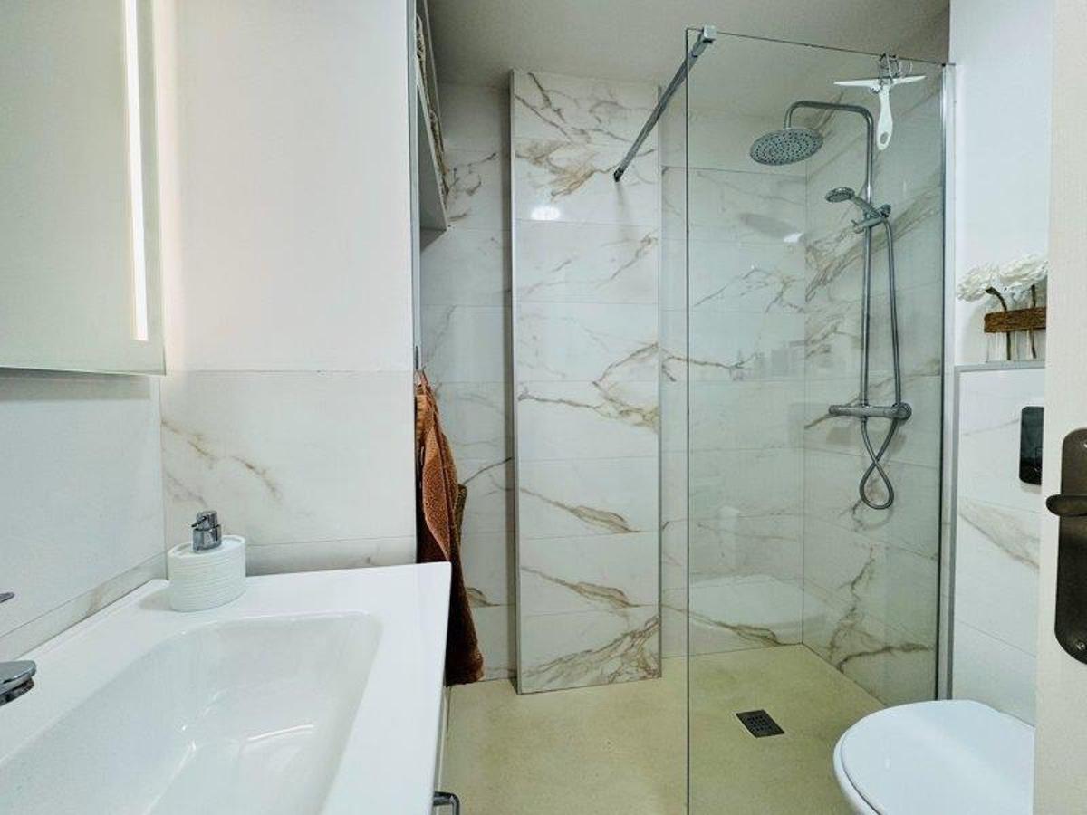 Apartment in Torrevieja, Alicante, Spain 2 bedrooms, 57 sq.m. No. 183852