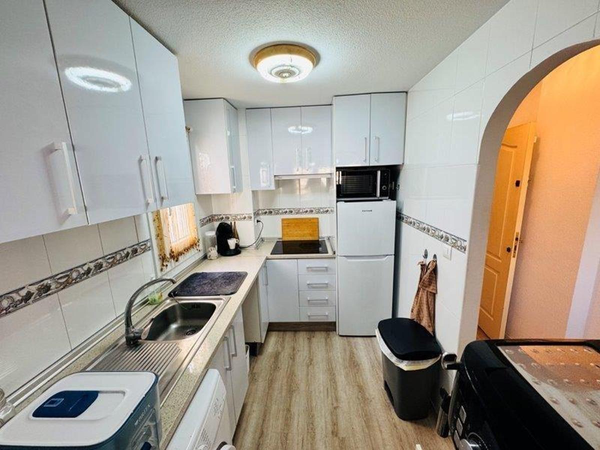 Apartment in Torrevieja, Alicante, Spain 2 bedrooms, 57 sq.m. No. 183852
