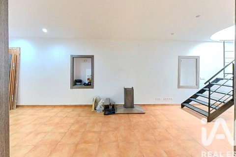 Villa for sale in Alcala la Real, Jaen, Spain 3 bedrooms, 179 sq.m. No. 184705 - photo 5